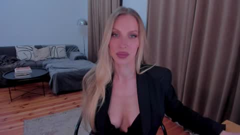 Eva online show from May 15, 11:12 pm