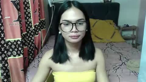 prettykhelcy online show from May 5, 2:19 am