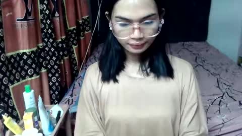 prettykhelcy online show from May 17, 10:55 am
