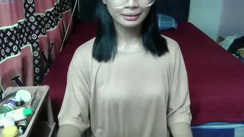 prettykhelcy online show from May 20, 1:23 am