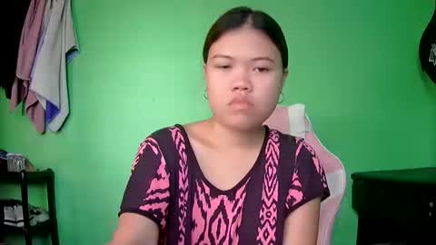 prettymae756493 online show from May 12, 10:51 pm