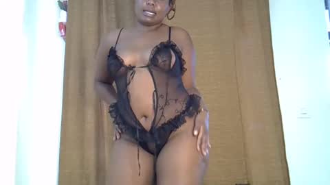 Snapshot of prettymel_ chatting on March 5, 10:44 am prettymel_ online show from March 5, 10:44 am