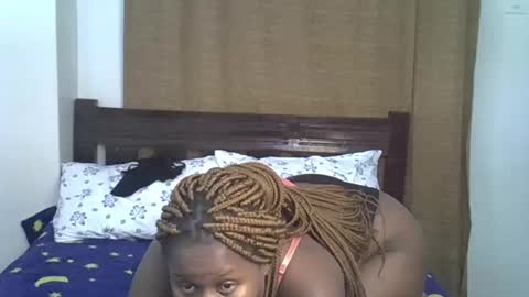Snapshot of prettymel_ chatting on March 5, 9:48 pm prettymel_ online show from March 5, 9:48 pm