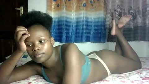 Melly online show from February 5, 7:10 pm