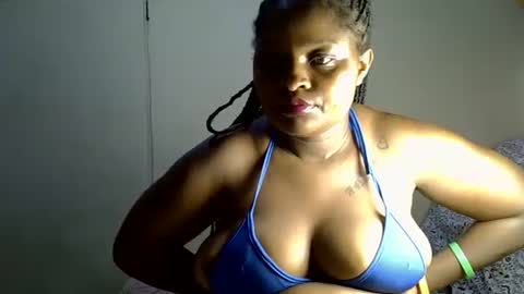 prettyriss online show from April 18, 10:54 pm