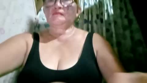 prettyrose01 online show from June 4, 12:33 pm