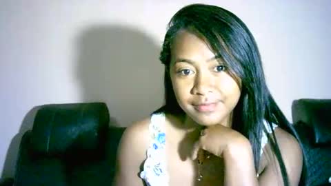 Snapshot of prettysexy3601 chatting on November 8, 2:12 am prettysexy3601 online show from November 8, 2:12 am