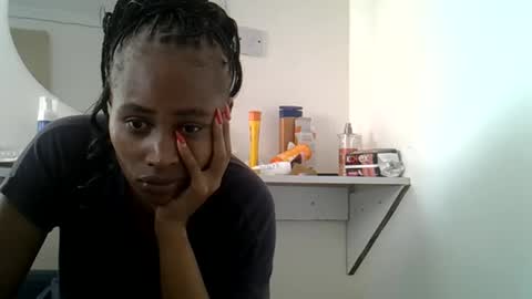 Snapshot of prettysmallsquiter chatting on May 24, 2:22 pm apple online show from May 24, 2:22 pm