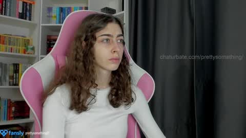 Snapshot of prettysomething chatting on December 29, 2:21 pm Sophie next stream will be at Monday i will wait you guys online show from December 29, 2:21 pm