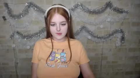 Snapshot of prettyvalerii_ chatting on December 21, 1:04 am Valeri online show from December 21, 1:04 am