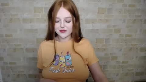 Snapshot of prettyvalerii_ chatting on February 6, 10:43 pm Valeri online show from February 6, 10:43 pm