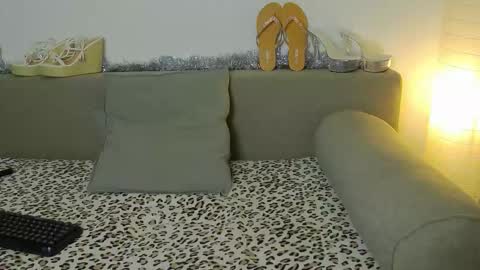 Snapshot of prettyvanessa chatting on February 27, 8:14 am prettyvanessa online show from February 27, 8:14 am