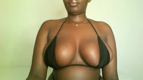 prettyvishy online show from March 28, 6:18 pm