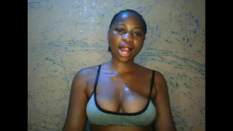 Snapshot of prettyxxpac chatting on April 11, 12:37 am prettyxxpac online show from April 11, 12:37 am