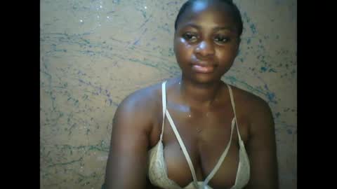 Snapshot of prettyxxpac chatting on April 19, 12:43 am prettyxxpac online show from April 19, 12:43 am