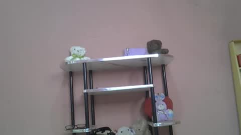 prettyy01 online show from March 29, 4:01 am