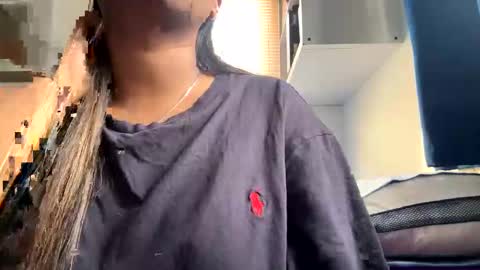 prettyyalisha online show from April 15, 2:35 pm