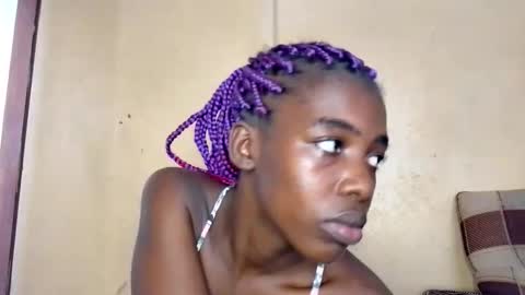 prettyzuzu online show from November 29, 9:56 am