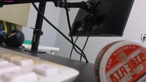 Snapshot of primrosegartrell chatting on September 28, 8:47 pm Liza online show from September 28, 8:47 pm