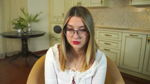 Snapshot of primrosegartrell chatting on September 30, 3:22 am Liza online show from September 30, 3:22 am