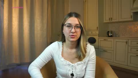 Snapshot of primrosegartrell chatting on October 25, 3:14 am Liza online show from October 25, 3:14 am