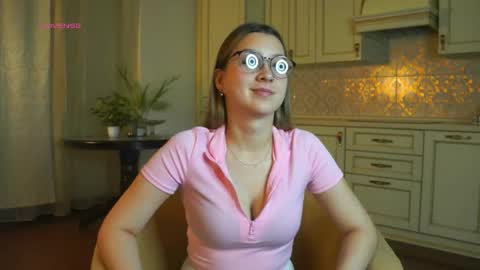 Snapshot of primrosegartrell chatting on October 28, 3:10 am Liza online show from October 28, 3:10 am