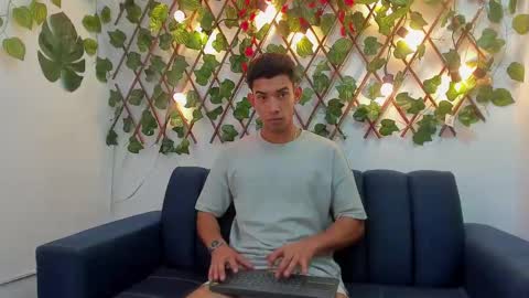 prince_arthur77 online show from January 5, 6:56 pm