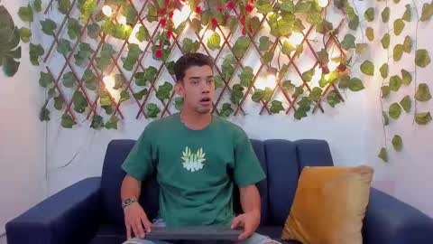 prince_arthur77 online show from January 7, 1:03 pm