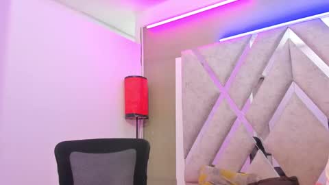 prince_arthur77 online show from January 8, 12:58 pm