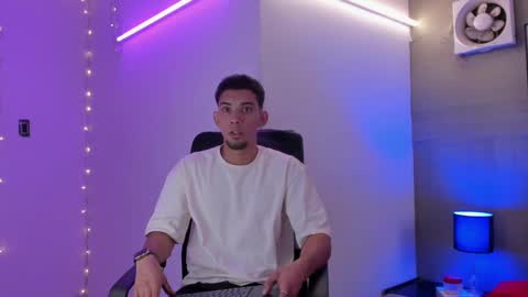 prince_arthur77 online show from January 19, 12:39 pm