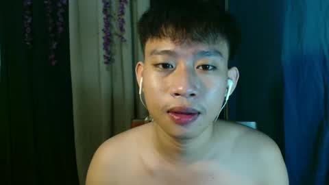 Snapshot of prince_valx chatting on January 20, 3:28 pm prince_valx online show from January 20, 3:28 pm