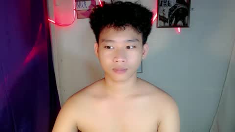 Snapshot of prince_valx chatting on February 20, 9:22 am prince_valx online show from February 20, 9:22 am