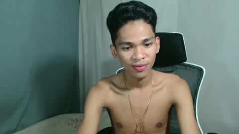 Snapshot of princeofcumxxx chatting on December 28, 8:58 am Mel online show from December 28, 8:58 am