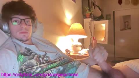 Peaches online show from February 17, 2:52 am