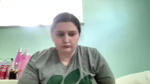 Snapshot of princess325r chatting on June 11, 9:35 pm princess325r online show from June 11, 9:35 pm