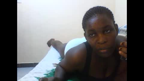 Snapshot of princess_cutie chatting on March 24, 7:35 am princess online show from March 24, 7:35 am