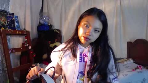  Elia  online show from February 12, 11:44 pm