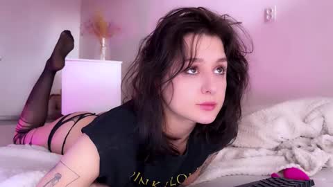 Snapshot of princess_euphoria chatting on October 21, 5:19 am Kristina online show from October 21, 5:19 am