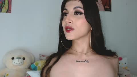 Snapshot of princess_ofyourdreams chatting on April 18, 10:54 pm Sophie online show from April 18, 10:54 pm