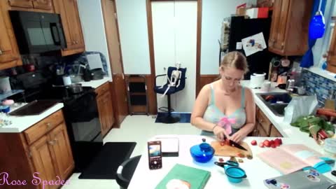 Snapshot of princess_rose_spades chatting on September 19, 3:02 pm Princess Rose online show from September 19, 3:02 pm