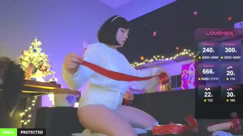 Snapshot of princess_sofiee chatting on December 22, 4:48 pm Yo Im Sofiee online show from December 22, 4:48 pm