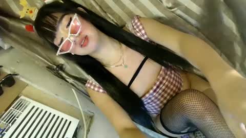Snapshot of princess_thea123 chatting on January 27, 4:41 am My Love online show from January 27, 4:41 am