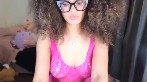 Snapshot of princessamberrrxo chatting on December 6, 4:06 pm Amber online show from December 6, 4:06 pm