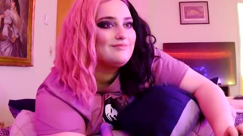 Snapshot of princessblazed444 chatting on September 20, 10:33 pm NOTYOURTYPICALBARBIE online show from September 20, 10:33 pm