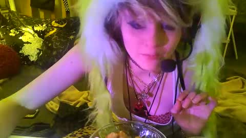 rand0mprincess online show from February 14, 2:08 am