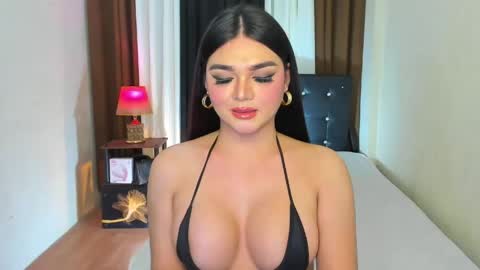 PrincessDONT FORGET TO FOLLOW ME online show from May 6, 2:33 pm