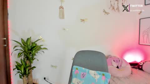 princessluna_14 online show from February 5, 9:41 pm