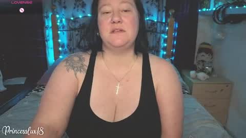 Snapshot of princesslux18 chatting on April 30, 8:57 pm Lux Alot Luxi online show from April 30, 8:57 pm