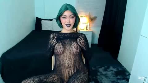 Snapshot of princessofcums69 chatting on March 11, 7:04 am Love online show from March 11, 7:04 am