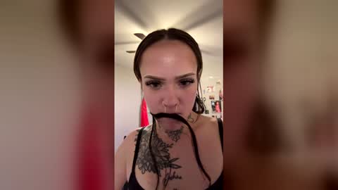 princessshay505 online show from February 3, 11:04 am